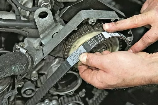Cambio de Correa de Repartición en Medellín, taller especializado puesta a punto motor, mantenimiento, reparacion, diagnostico vehicular todas las marcas (19)