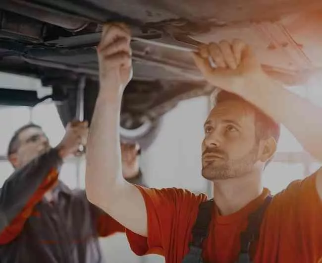 Servicio de cambio de aceite para Cajas Mecánicas en Medellín talleres especializados para todas las marcas de carros mecanicos expertos (5)